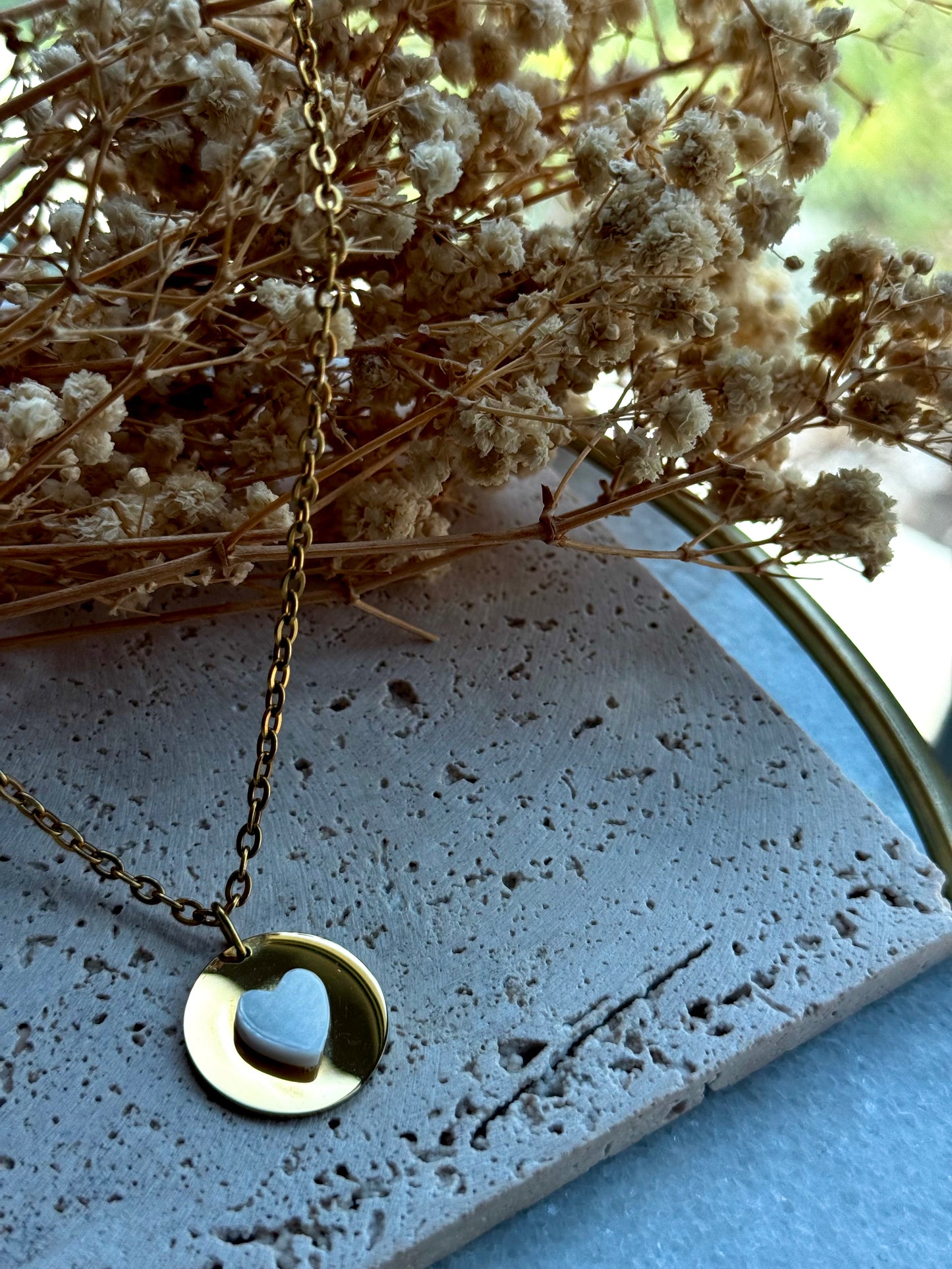 White Heart Glow Necklace