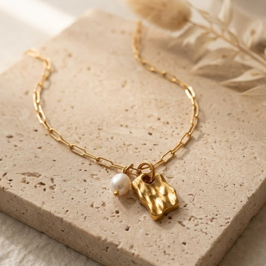 Luna Pearl Necklace