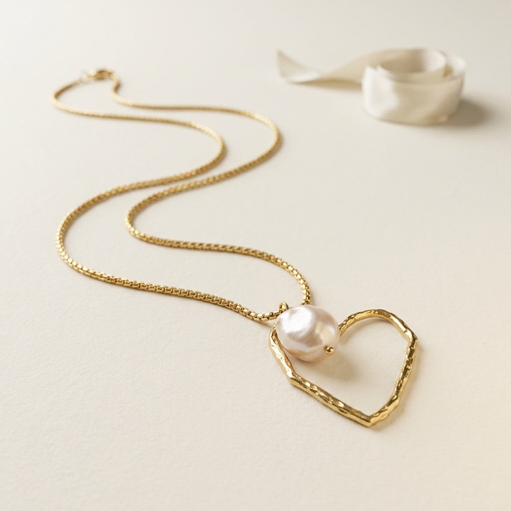Heart Glow Necklace