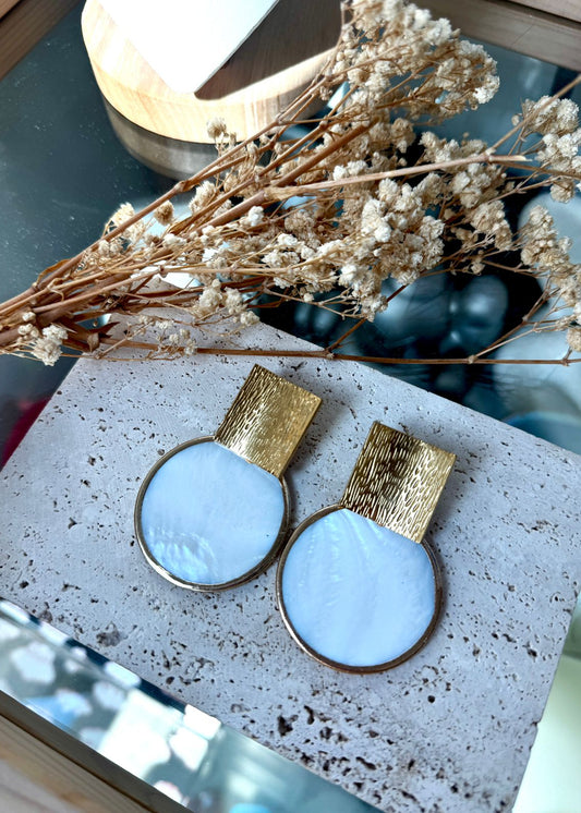 Aura Pearl Earrings