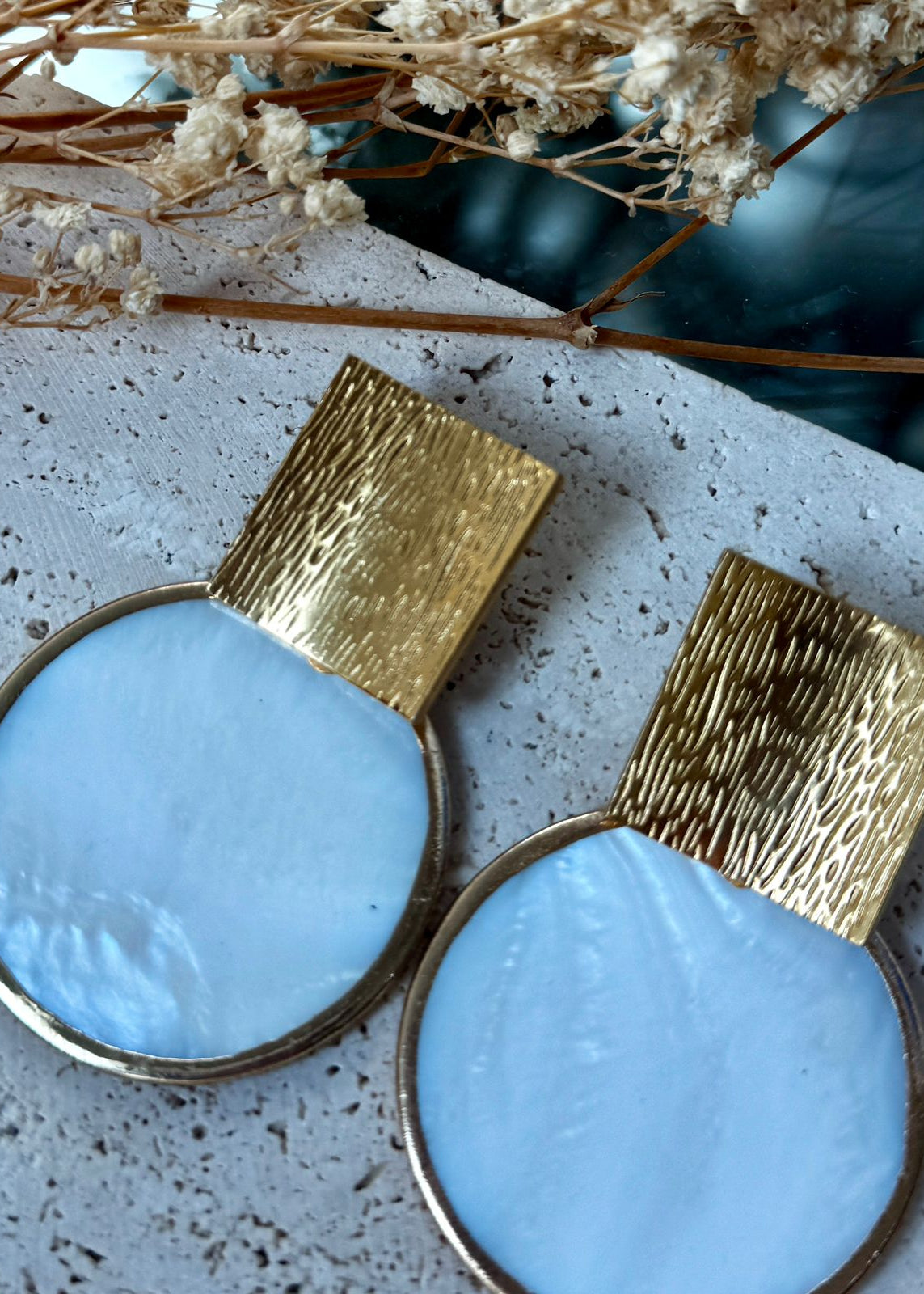 Aura Pearl Earrings